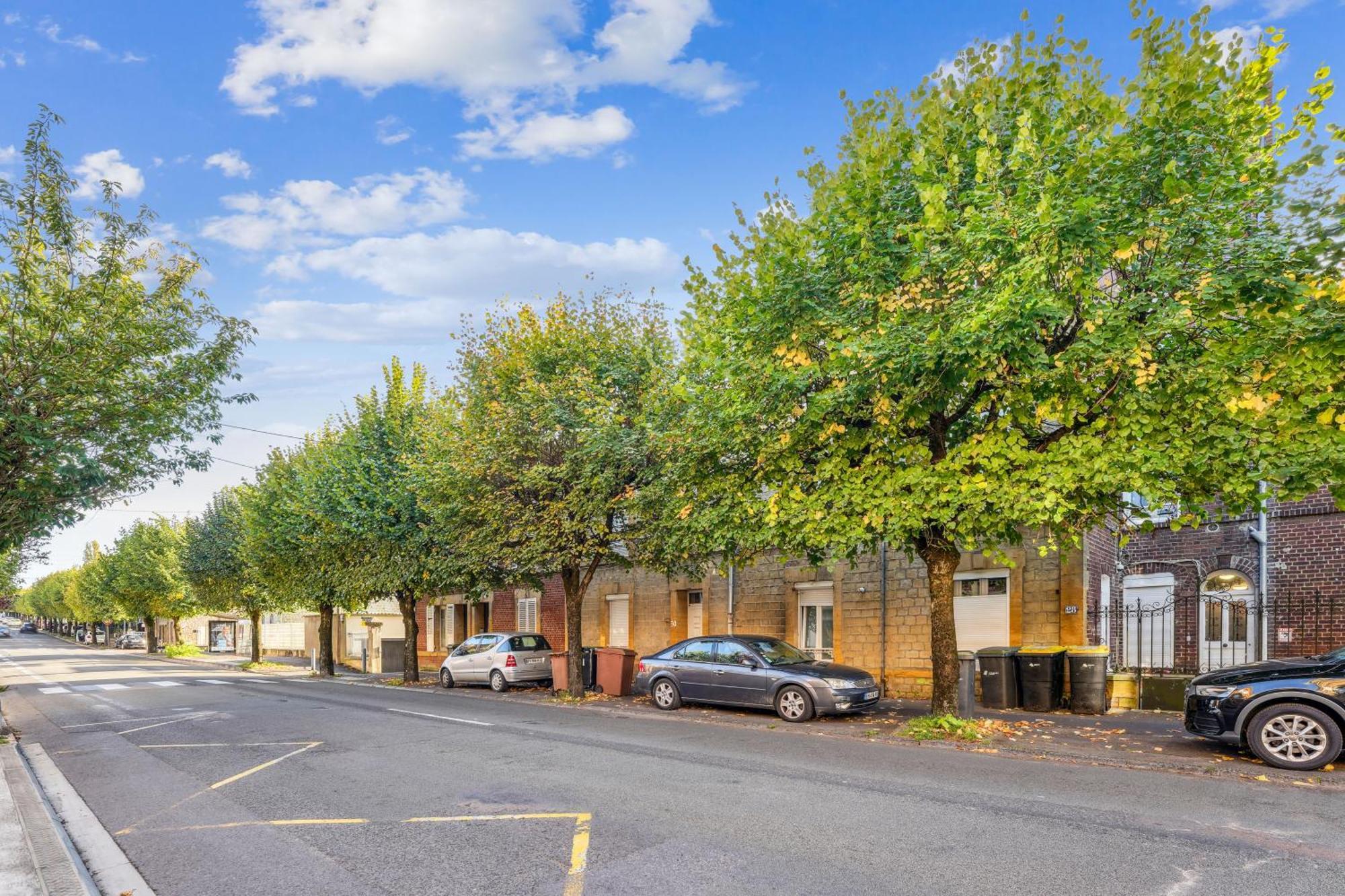 Budget Appart Avec Parking Au Centre-Ville Charleville-Mezieres Bagian luar foto